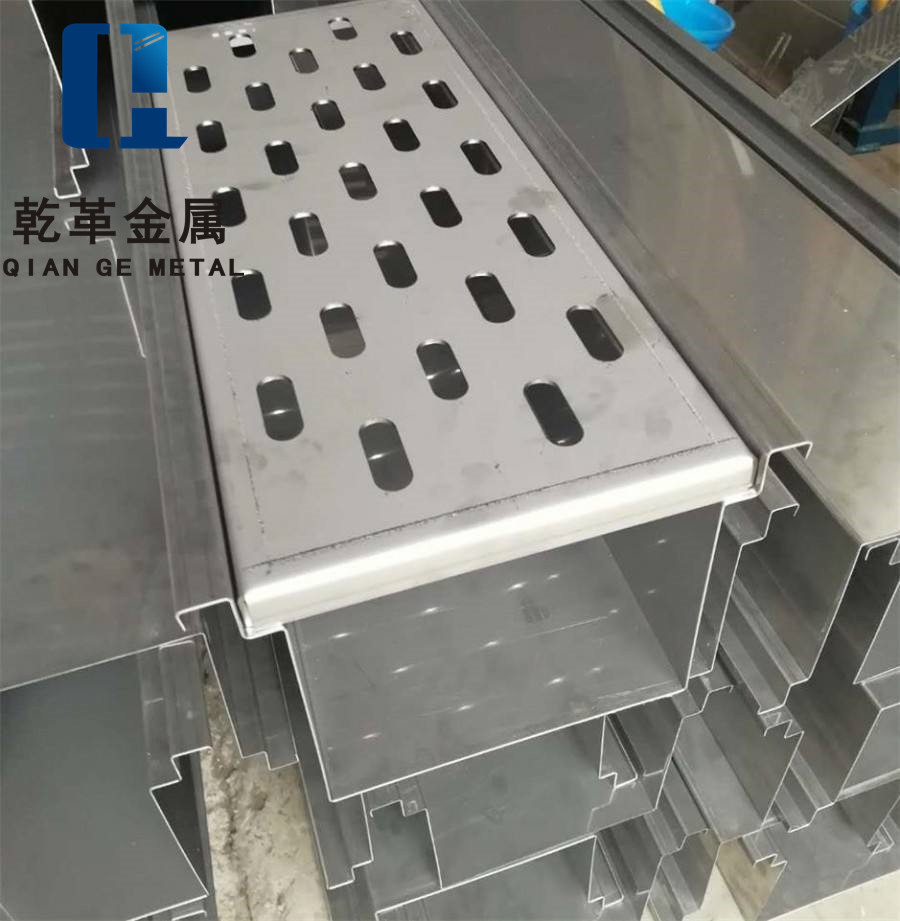 不銹鋼線性排水溝-03 不銹鋼線性排水溝-03